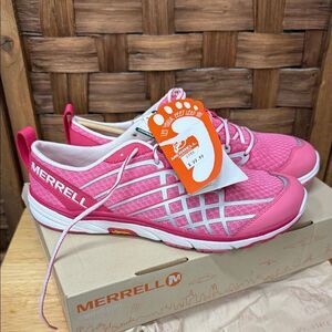 BNWT Merrell Women's Vibrant Pink Athletic Shoes